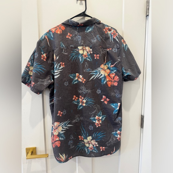 Floral Short Sleeve Button-Up Shirt O’Neill size XL - Picture 5 of 6